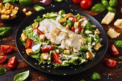 281.Salada-caesar-com-frango-e-molho-de-iogurte.jpg